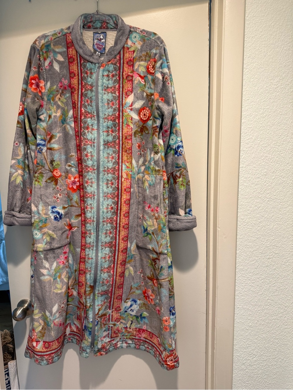 Johnny Was Gray Floral Robe with Pockets